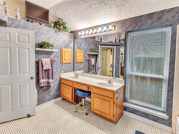4th image of 3323 Kempwood Dr