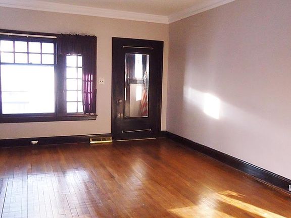 2nd image of 1561 Lauderdale Ave