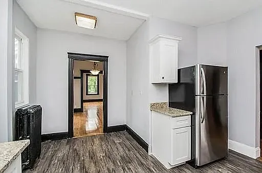 3 bed, 1050 sqft, $3,000 — Photo 4