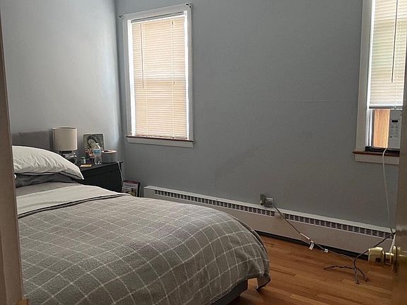 4th image of 5537 N Artesian Ave Unit 3