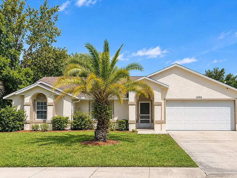 1098 W Seagate Dr