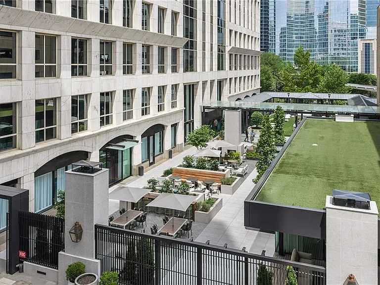 81 Peachtree Pl NE #Penthouse 12 — Photo 32