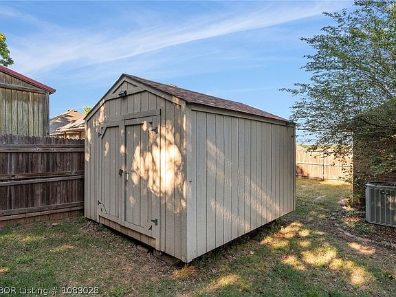 3rd image of 181 Harmony Dr