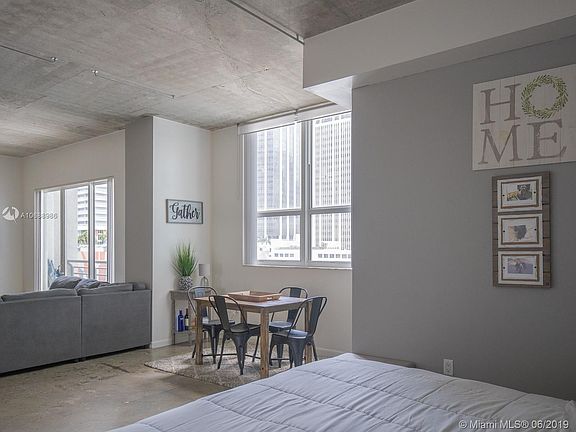 3rd image of 133 NE 2nd Ave APT 1008