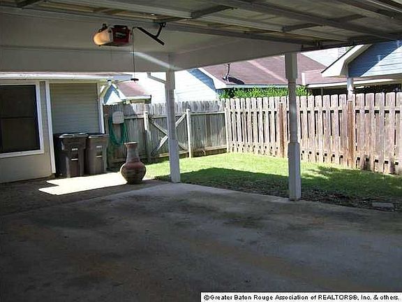 GARAGE/YARD