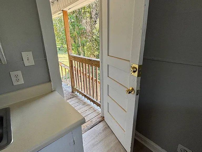 156 Garrett St — Photo 11
