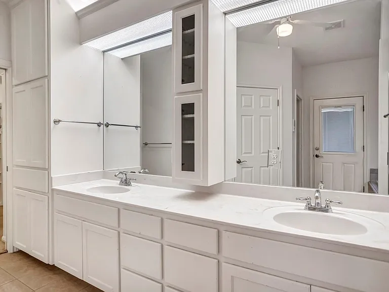 4504 Wild Dunes Ct — Photo 3