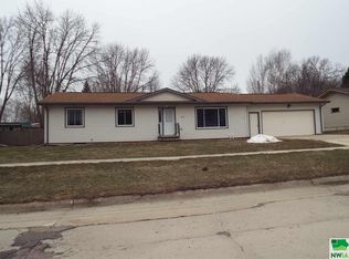 1610 Oak St, Sheldon, IA 51201