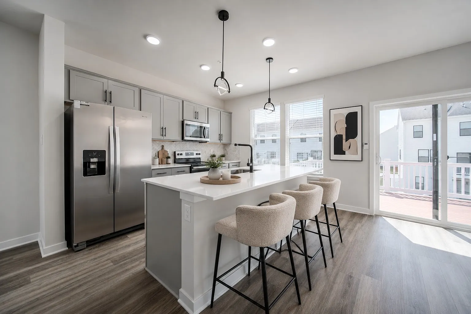 3 bed, 3.5 bath, 2020 sqft, $3,195 — Photo 3