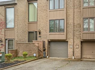 15 Maple Ct, Pittsburgh, PA 15237