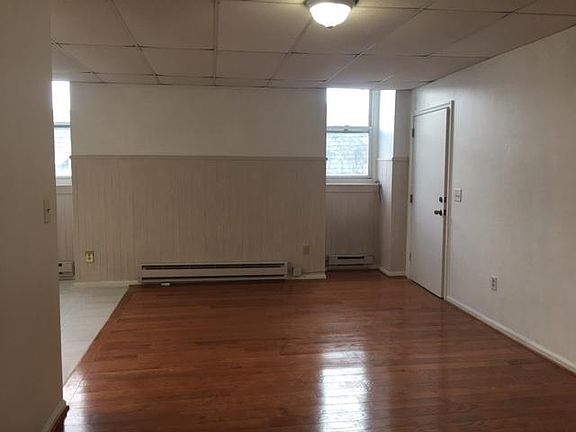 5th image of 7990 Oxford Ave APT 5