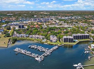 1618 Twelve Oaks Way APT 104, North Palm Beach, FL 33408