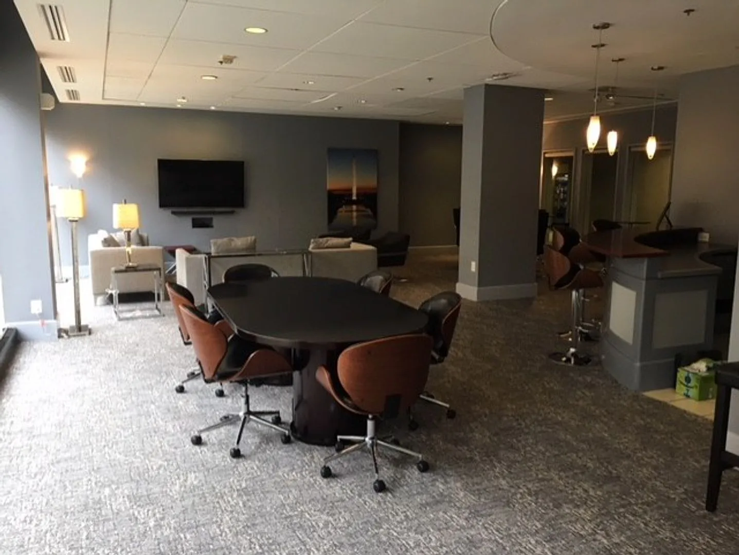 Spacious Efficiency with Modern Amenities, SW Waterfront Location, Fitness Room, Pool and Concier... — Photo 2