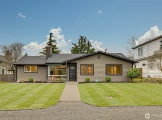 614 16th Ave W, Kirkland, WA 98033