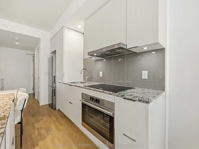 1 Bloor St E #3308 — Photo 13