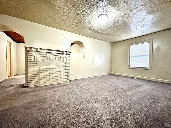 3rd image of 1515 Lindley Ave