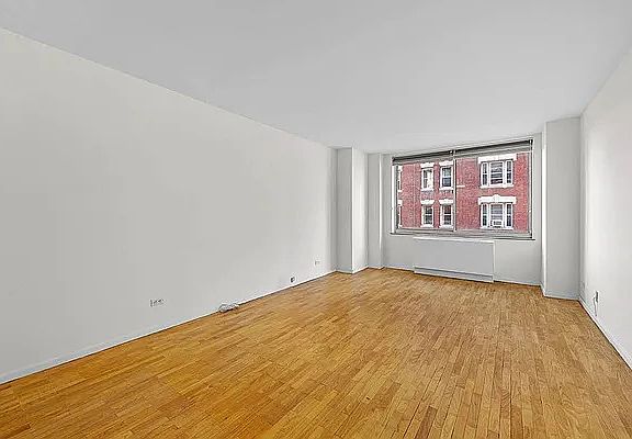 4th image of 250 W 90th St APT 6G