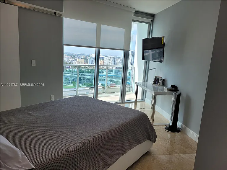 361 S Miami Ave — Photo 30