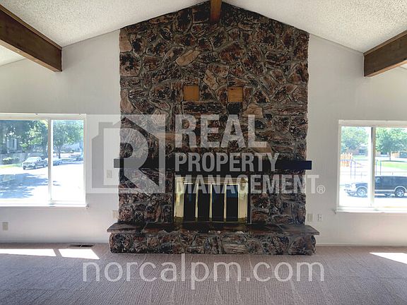 3rd image of 526 W Southwood Dr