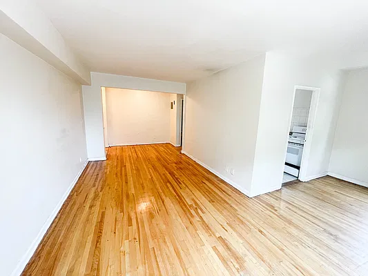 Rented by Showcase Realty | media 2