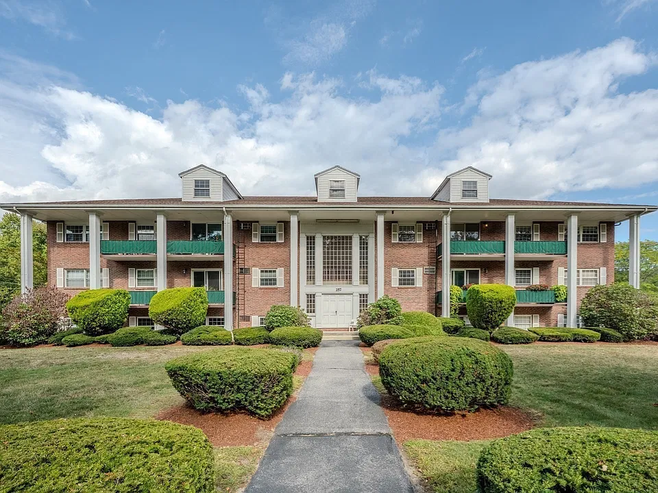 257 N Main St #10