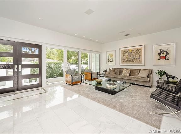 5th image of 1125 S Alhambra Cir