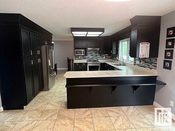 4th image of 4321 52nd St
