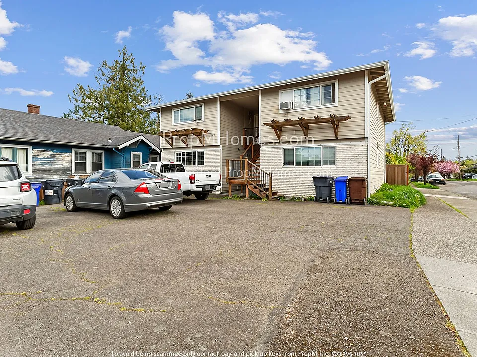 121 Molalla Ave #1