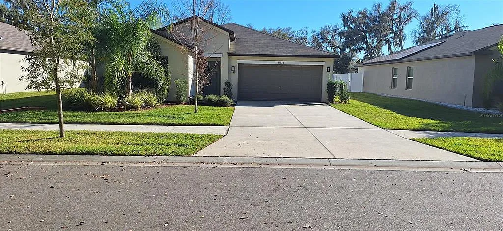 4 bed, 2.0 bath, 1936 sqft, $2,200 — Photo 1