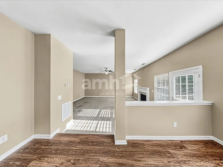 4975 Hopewell Manor Dr — Photo 5