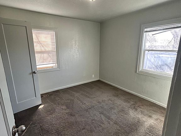 5th image of 1409 W Glenrose Dr