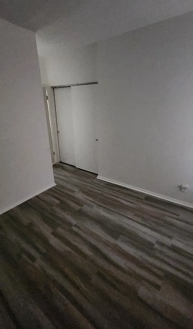 1320 Academy Ave — Photo 3