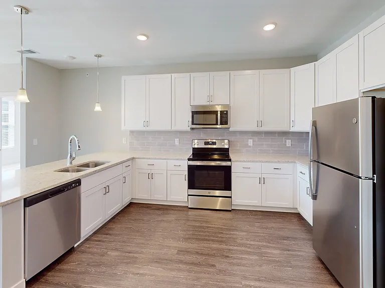 Your home base for everything from quick breakfasts to hosting friends. The Redbud kitchen features stainless steel appliances and plenty of counter space, making everyday cooking and casual gatherings easy. Your home base for everything from quick breakf