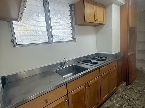 2nd image of 225 Liliuokalani Ave APT 2A