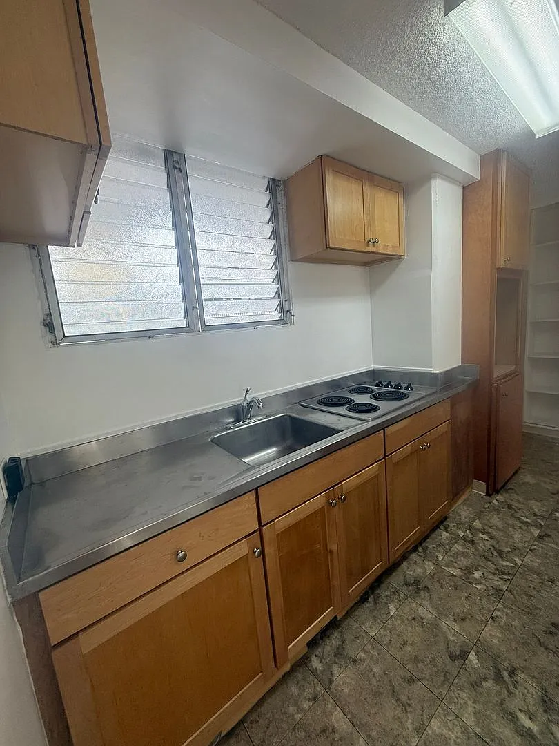 Building Photo - 225 Liliuokalani Ave #2A