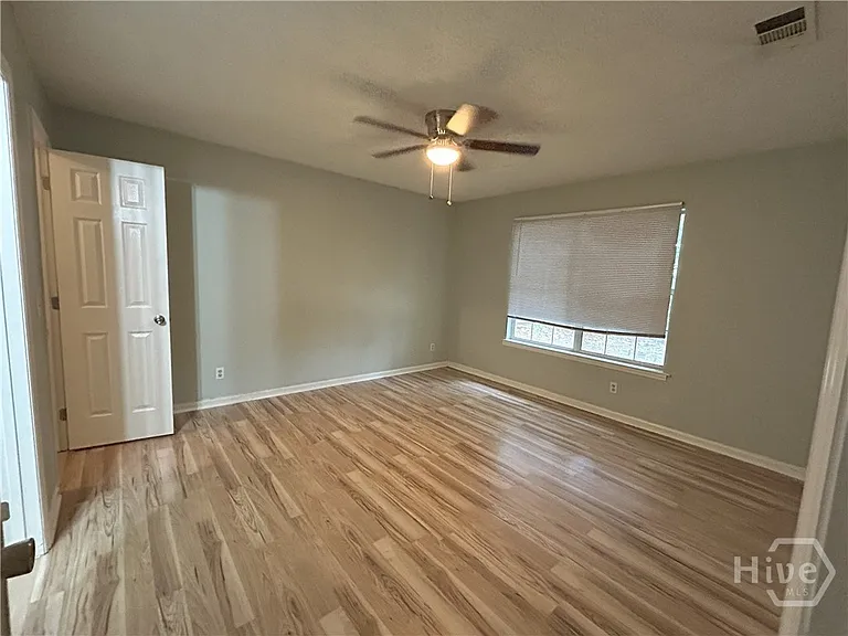 137 Ropemaker Ln — Photo 8