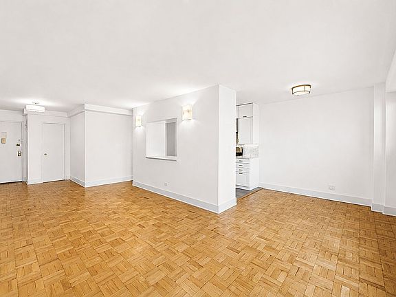 5th image of 900 W 190th St APT 11A