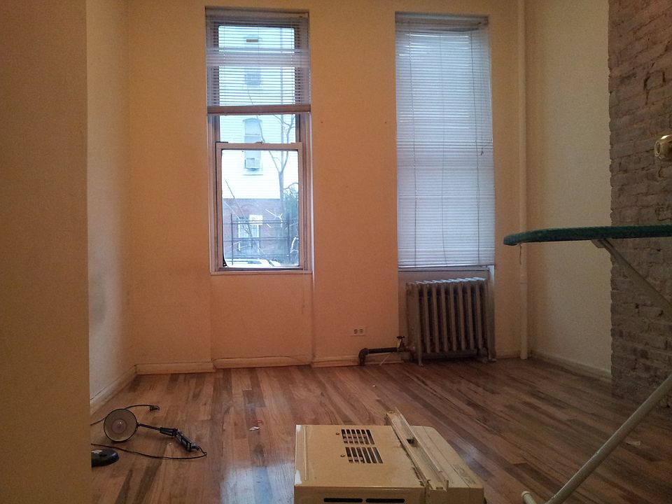 2nd image of 262 Jefferson St #11