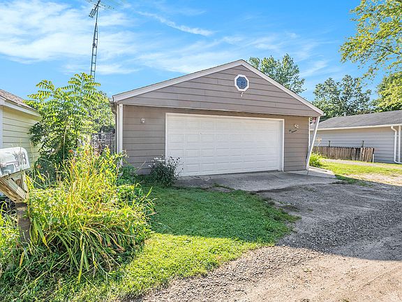 3rd image of 1013 Tamara Dr
