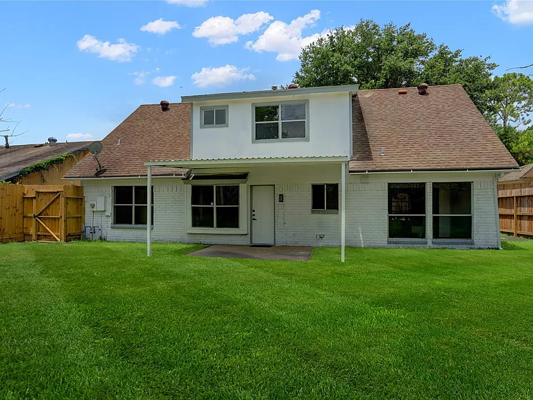 7926 Windy Creek Dr — Photo 42