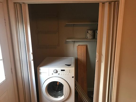 5th image of 202 1st St APT A
