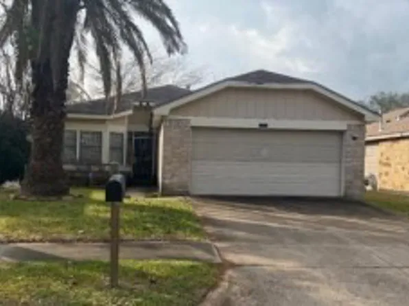 11735 Spring Grove Dr, Houston, TX 77099