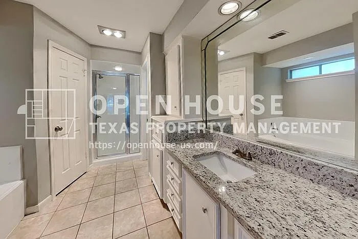 8427 Burwood Park Dr — Photo 11