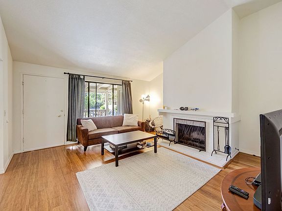 4th image of 764 Granada Ct