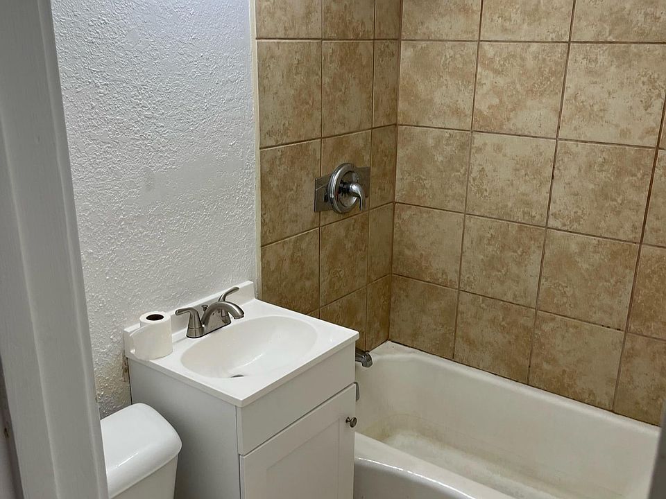 135 Lake St Pewaukee WI Zillow