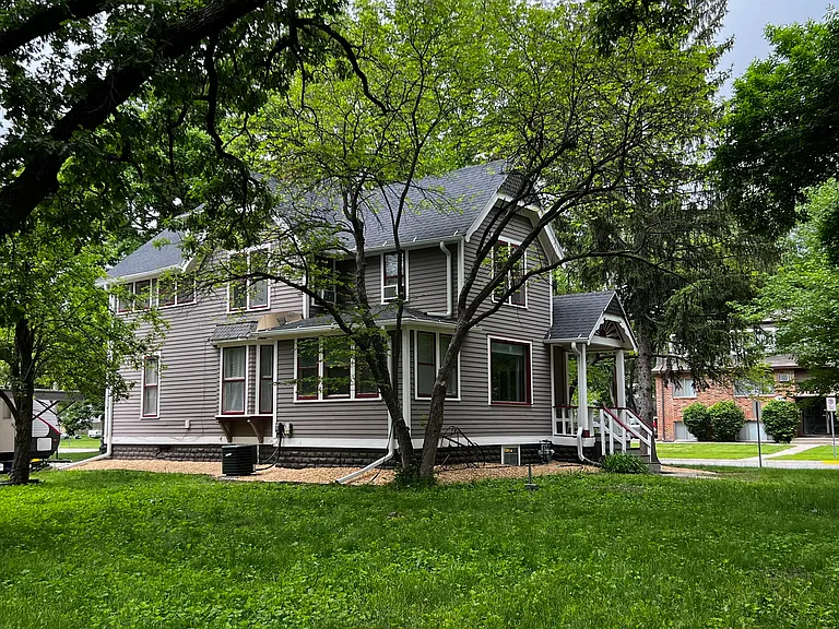721 Clark Ave — Photo 6