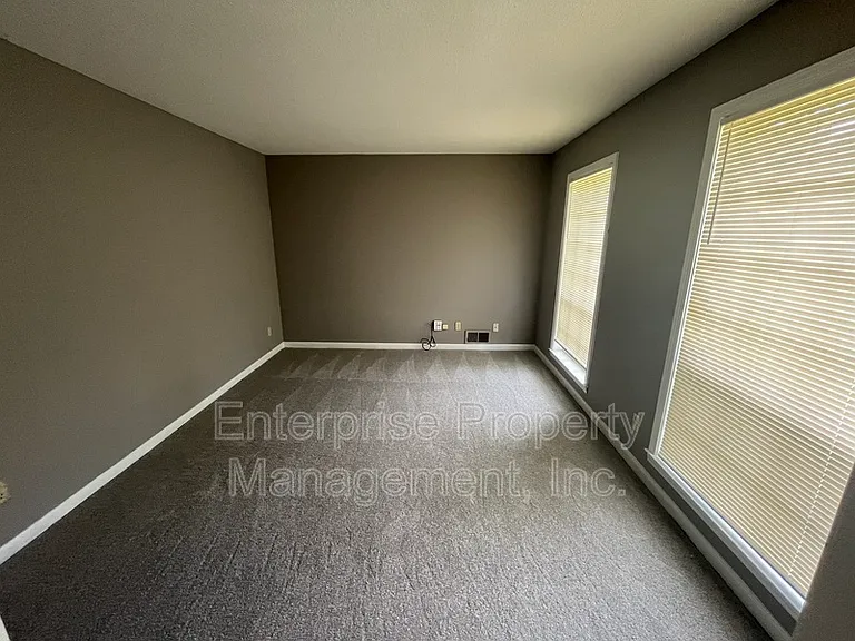 6124 Chinaberry Dr — Photo 5