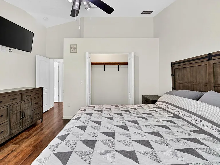 714 Ashentree Dr — Photo 33