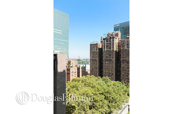 Sold by Douglas Elliman | media 21