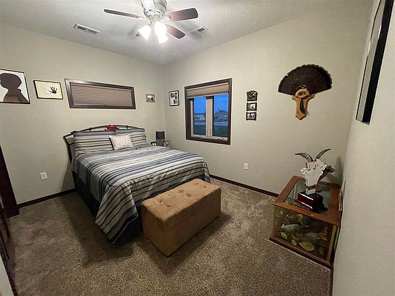 3rd image of 2813 Bonnie Ln